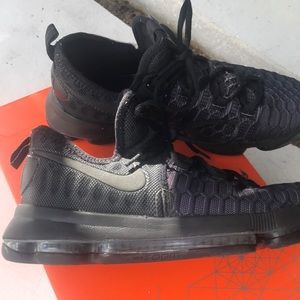 Nike Zoom KD9 Triple Black Shoes Size 6.5 Y